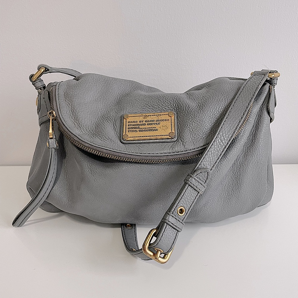Marc by Marc Jacobs Natasha in Grey